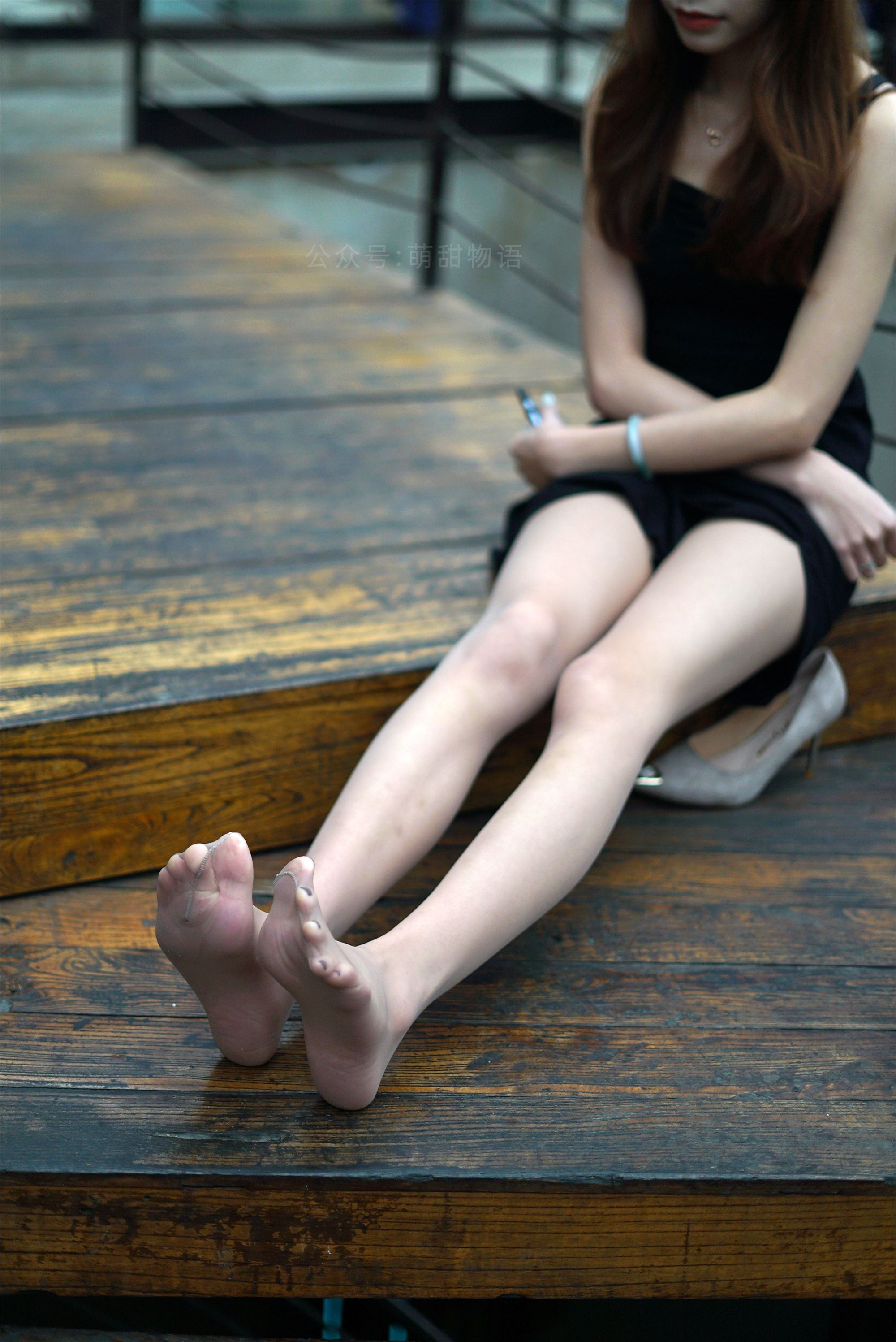 萌甜物语 XM146《媚人开叉裙-琪琪》